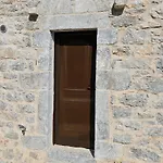 Rigas Stone Tower East Mani 2 شقة *
