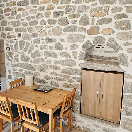 Διαμέρισμα Rigas Stone Tower East Mani 2