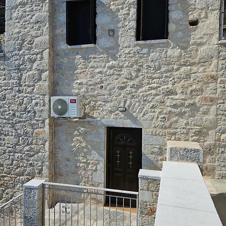 Apartment Rigas Stone Tower East Mani 2 Argilia