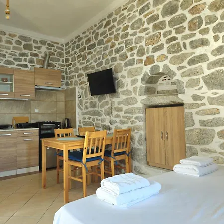 Rigas Stone Tower East Mani 2 Διαμέρισμα *